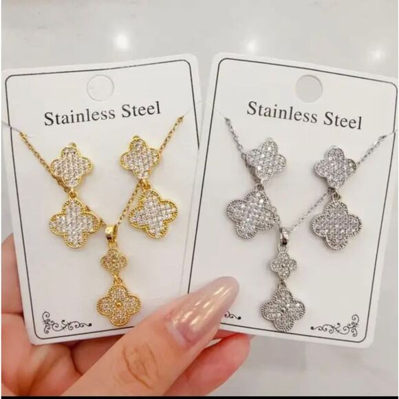 Diamond Gold Clover Necklace + Earrings Set - Picture 5 of 5